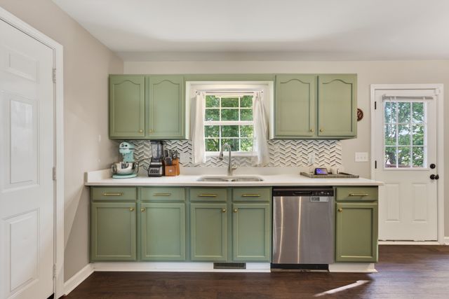 327 White Birch Ct, Clarksville, TN 37042