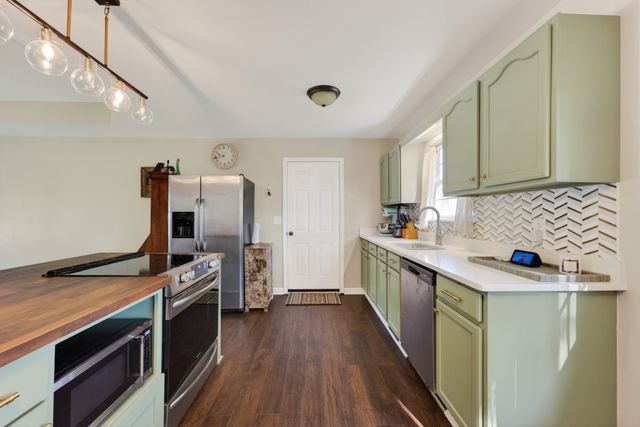 327 White Birch Ct, Clarksville, TN 37042