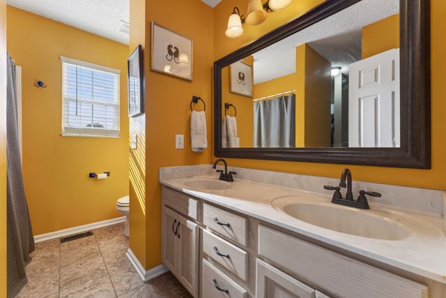 327 White Birch Ct, Clarksville, TN 37042