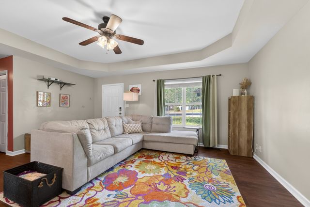 327 White Birch Ct, Clarksville, TN 37042