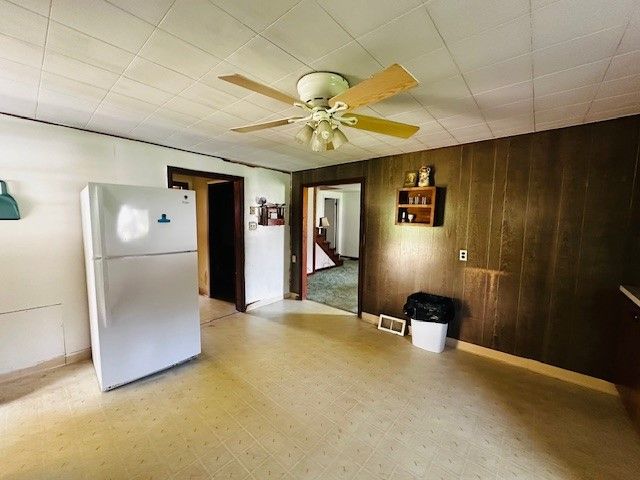 2440 Racetrack Rd, Youngwood, PA 15672