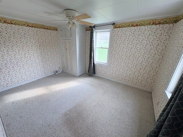 2440 Racetrack Rd, Youngwood, PA 15672