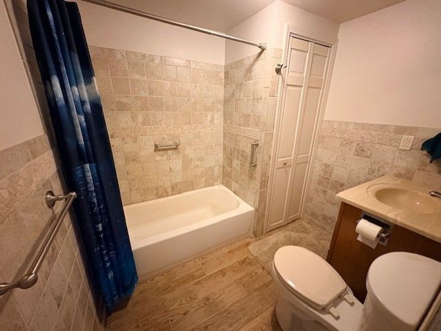 2440 Racetrack Rd, Youngwood, PA 15672