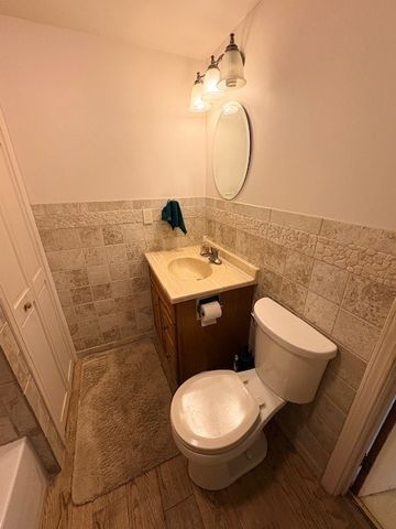 2440 Racetrack Rd, Youngwood, PA 15672