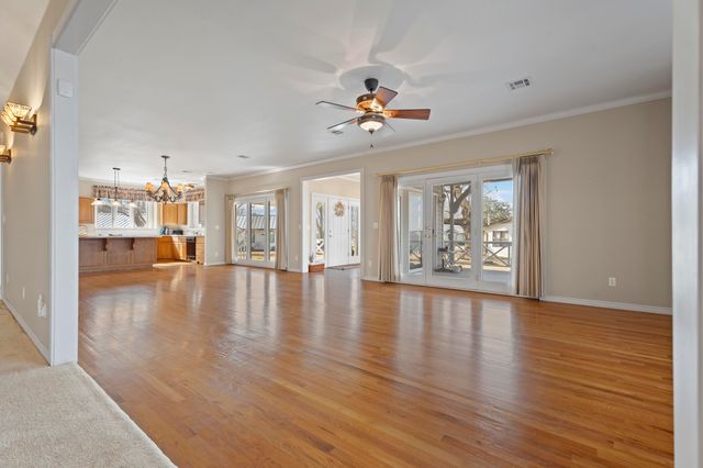 413 Lake Front Street, Disney, OK 74340