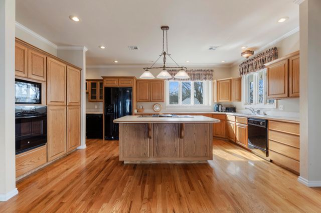 413 Lake Front Street, Disney, OK 74340