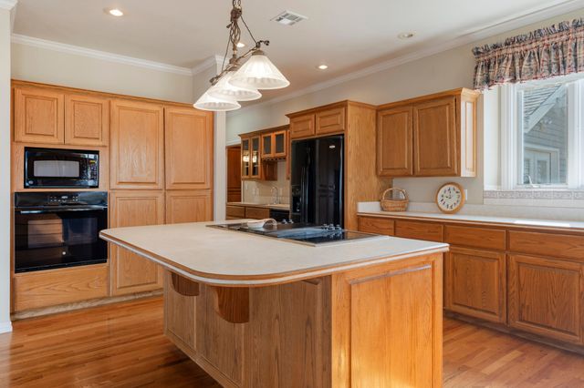 413 Lake Front Street, Disney, OK 74340