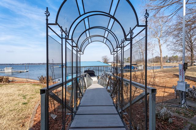 413 Lake Front Street, Disney, OK 74340