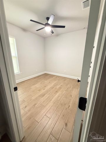 3060 Mountain Laurel Tr, Cantonment, FL 32533