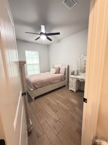 3060 Mountain Laurel Tr, Cantonment, FL 32533