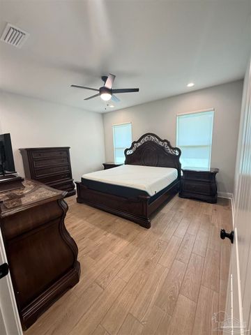 3060 Mountain Laurel Tr, Cantonment, FL 32533
