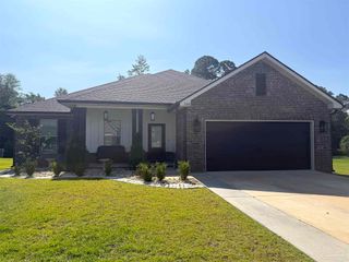 3060 Mountain Laurel Tr, Cantonment, FL 32533
