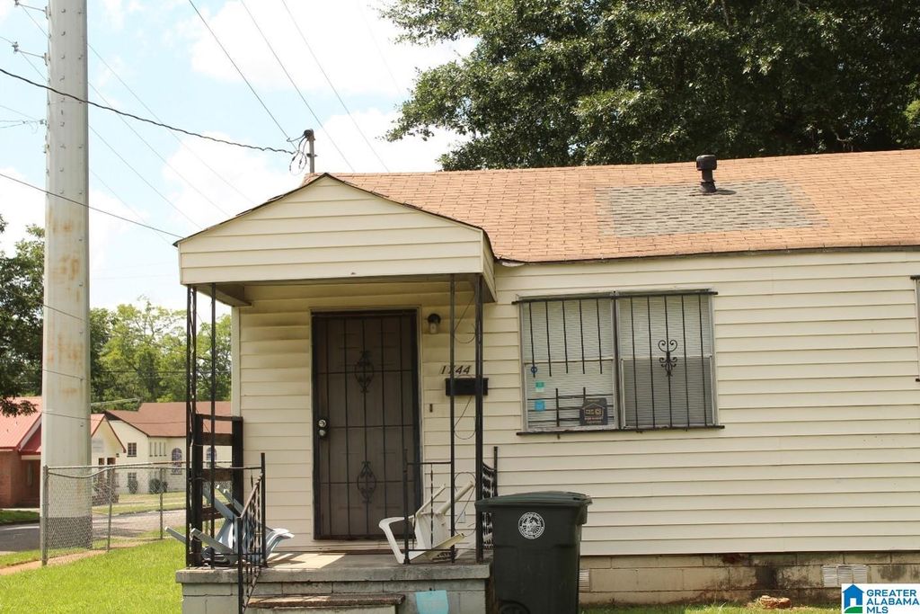 1744 MCMILLON AVENUE SW, Birmingham, AL 35211