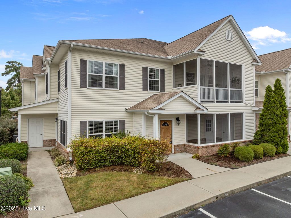 1902 Covengton Way 103, Greenville, NC 27858