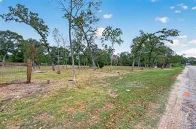 38056 S Bonnie Lake Drive, Hempstead, TX 77445