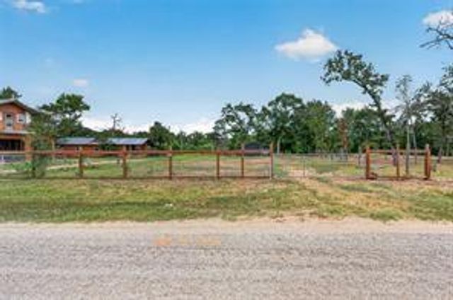 38056 S Bonnie Lake Drive, Hempstead, TX 77445
