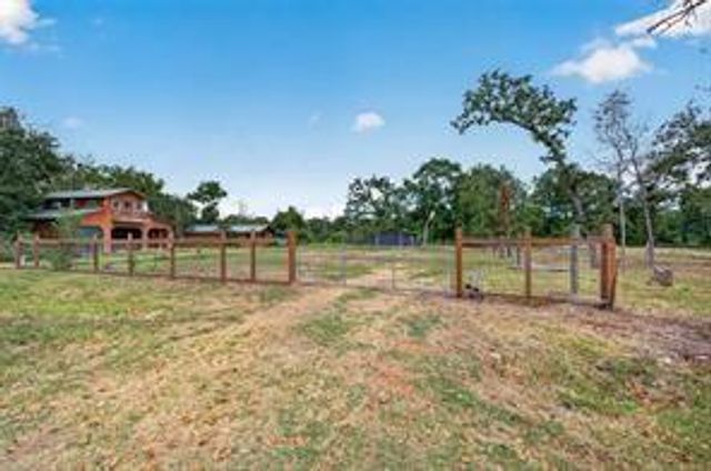 38056 S Bonnie Lake Drive, Hempstead, TX 77445
