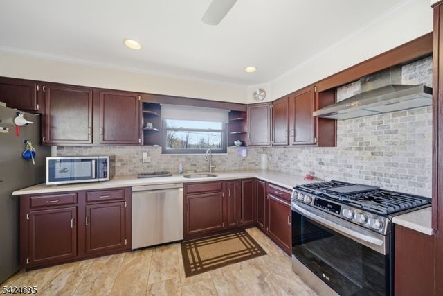 15 Sunnyhill Rd, Rockaway Twp., NJ 07801