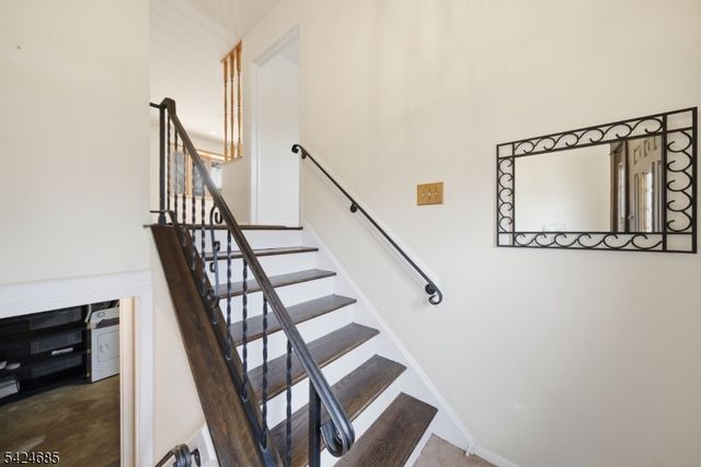 15 Sunnyhill Rd, Rockaway Twp., NJ 07801