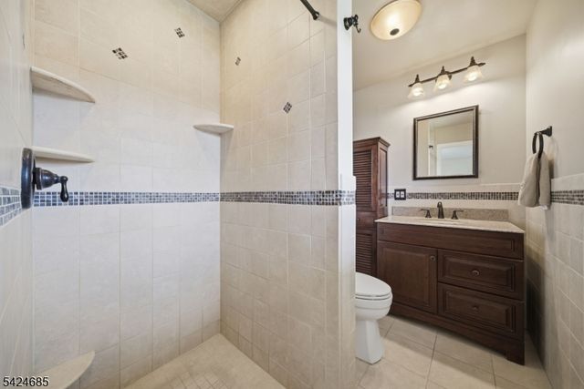 15 Sunnyhill Rd, Rockaway Twp., NJ 07801