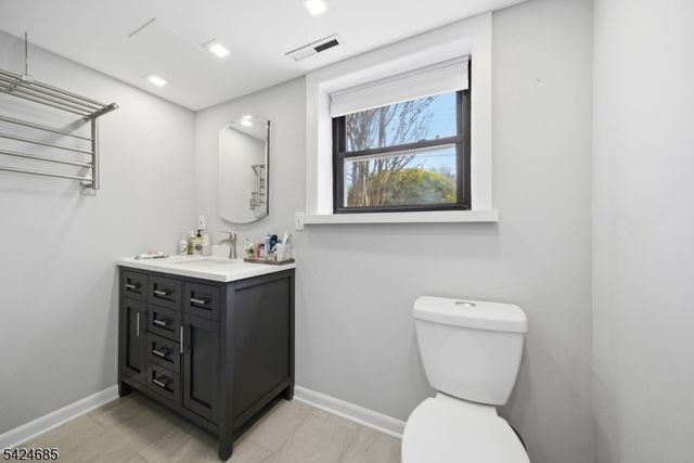 15 Sunnyhill Rd, Rockaway Twp., NJ 07801