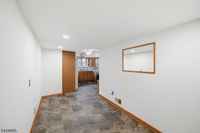 15 Sunnyhill Rd, Rockaway Twp., NJ 07801