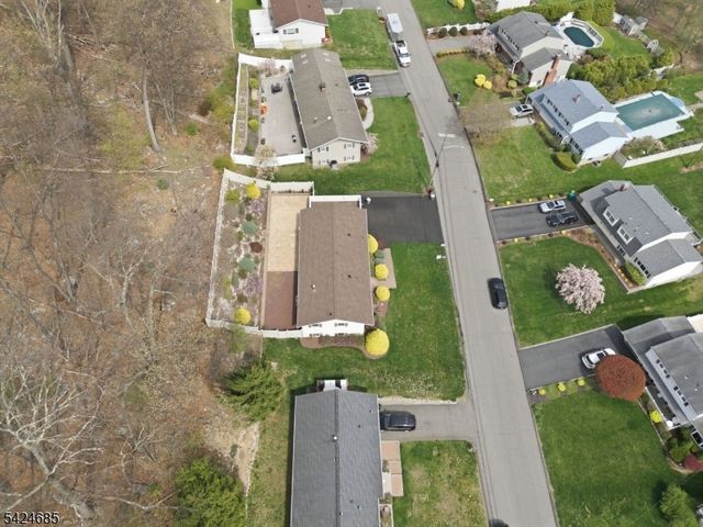 15 Sunnyhill Rd, Rockaway Twp., NJ 07801