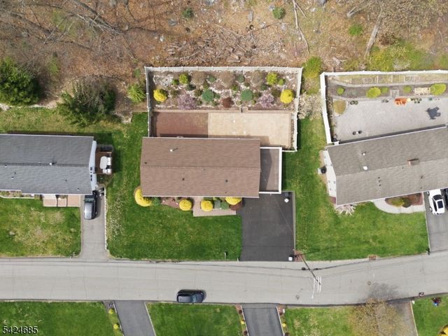 15 Sunnyhill Rd, Rockaway Twp., NJ 07801