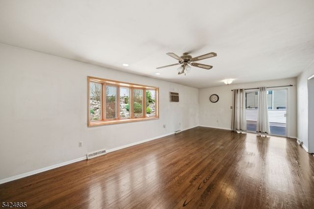 15 Sunnyhill Rd, Rockaway Twp., NJ 07801