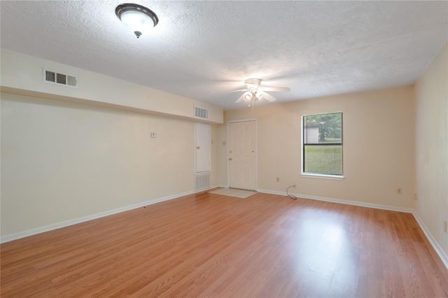 138 Summer Place C, Huntsville, TX 77340