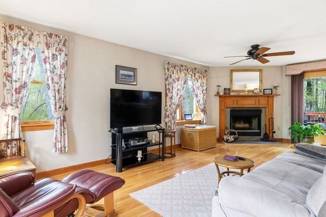 71 Harvey St, Taunton, MA 02780