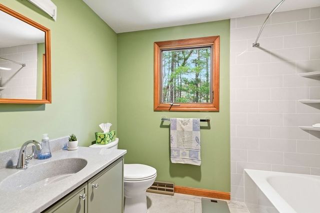 71 Harvey St, Taunton, MA 02780