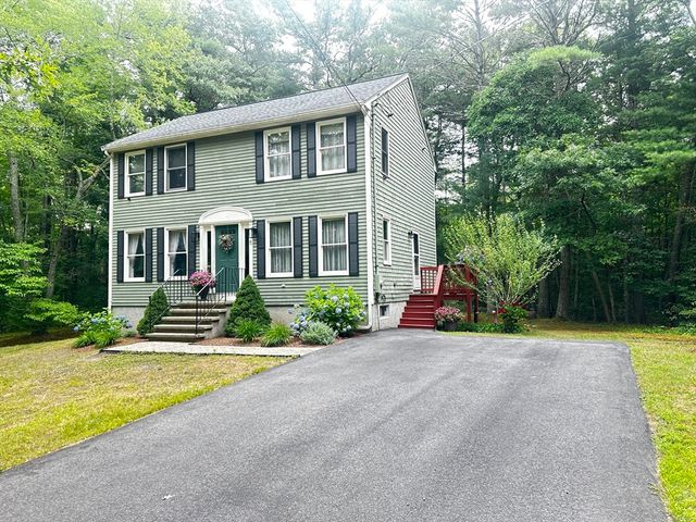 71 Harvey St, Taunton, MA 02780