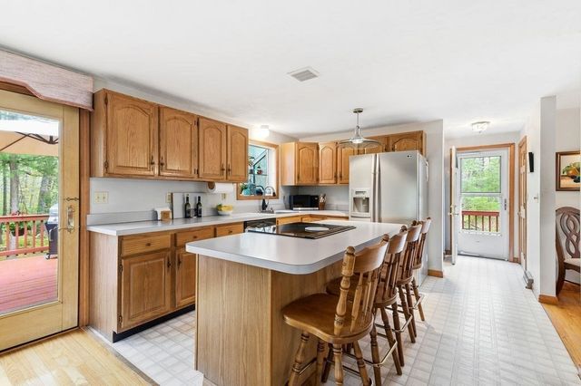 71 Harvey St, Taunton, MA 02780