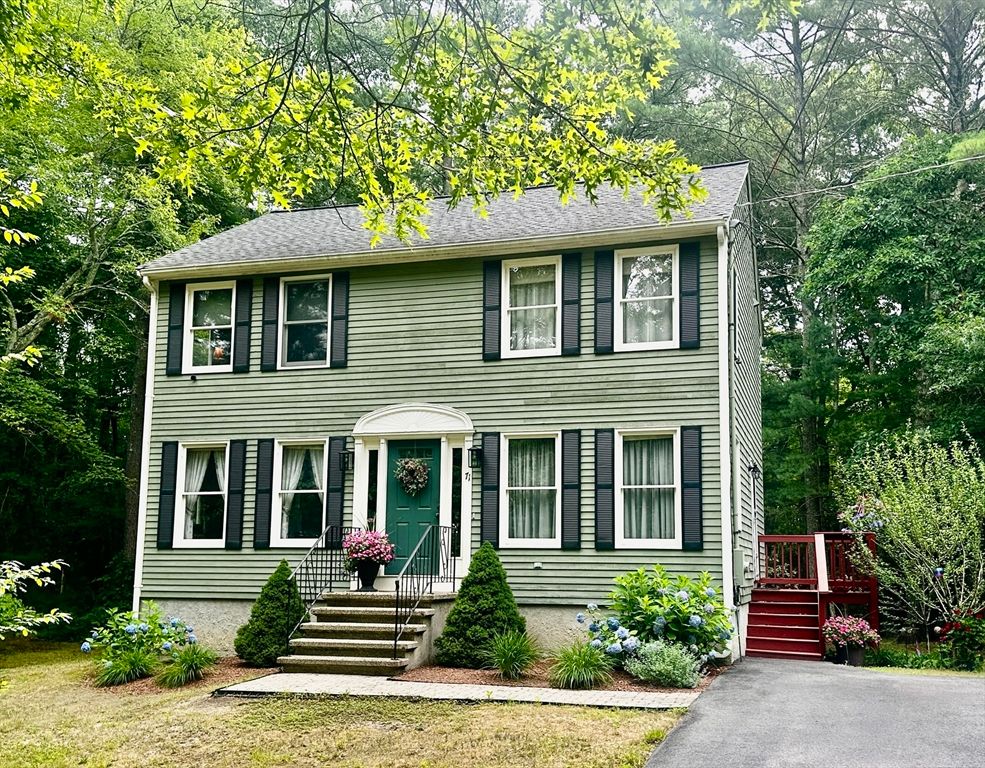 71 Harvey St, Taunton, MA 02780