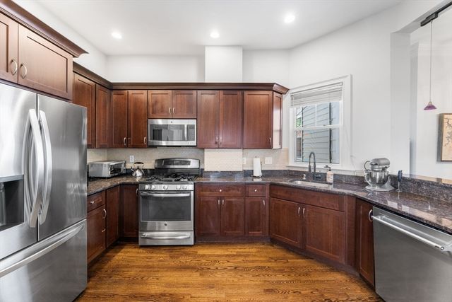 16 Thomas Park 1, Boston, MA 02127