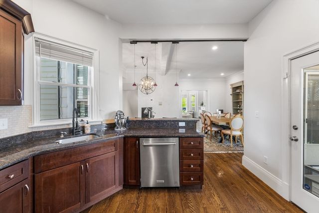 16 Thomas Park 1, Boston, MA 02127