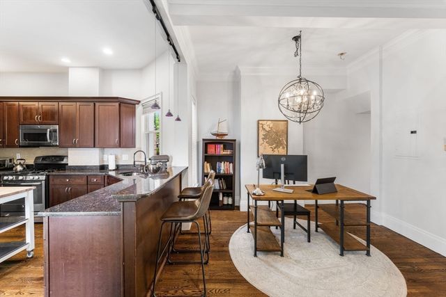 16 Thomas Park 1, Boston, MA 02127