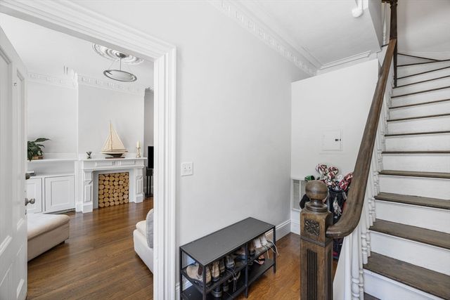 16 Thomas Park 1, Boston, MA 02127