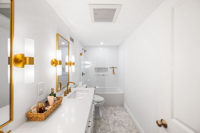 16 Thomas Park 1, Boston, MA 02127