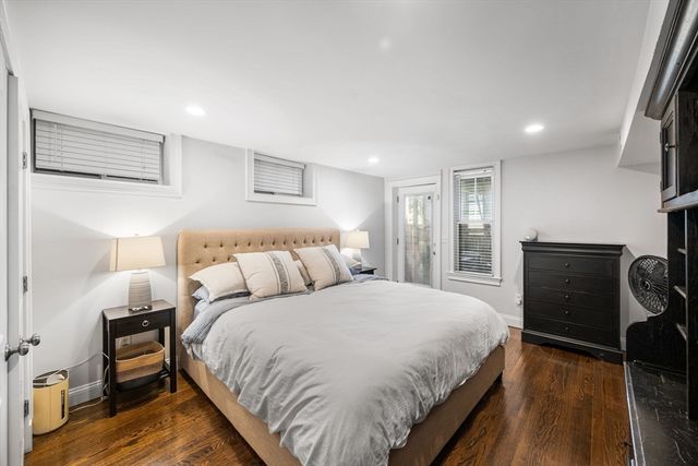 16 Thomas Park 1, Boston, MA 02127