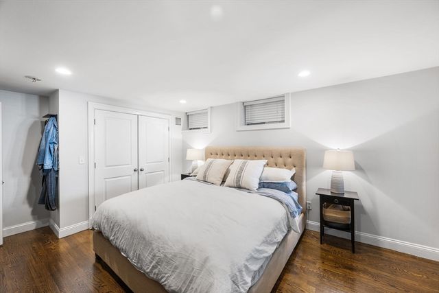 16 Thomas Park 1, Boston, MA 02127