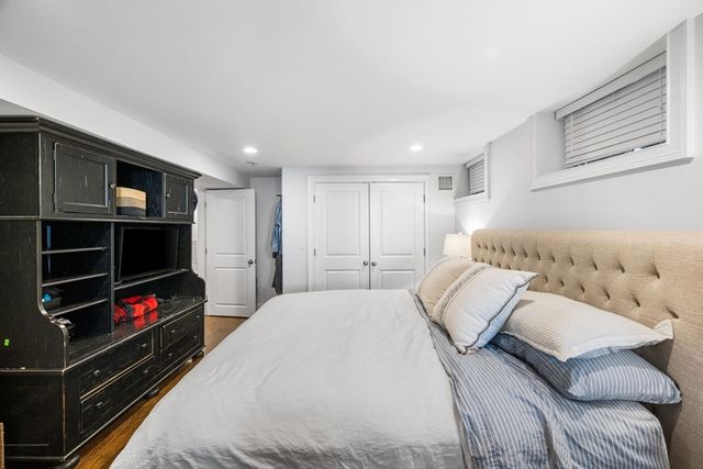 16 Thomas Park 1, Boston, MA 02127