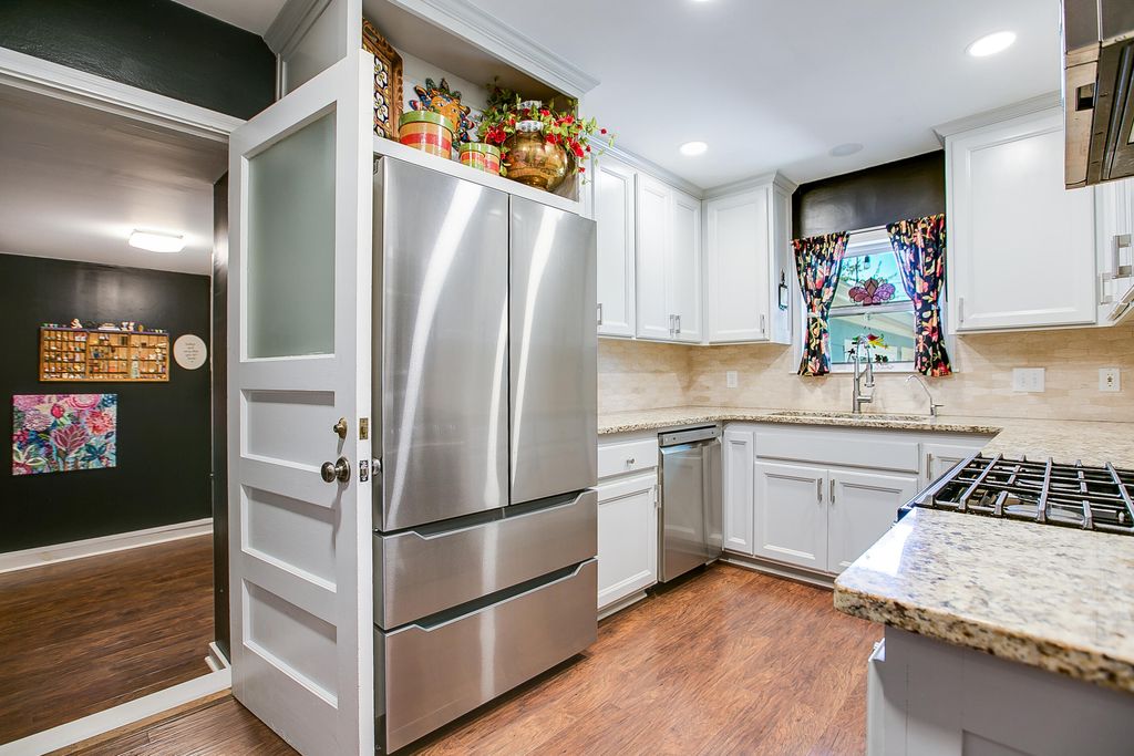 Image 10 of property listing at 2206 W Concho Avenue, San Angelo, TX 76901