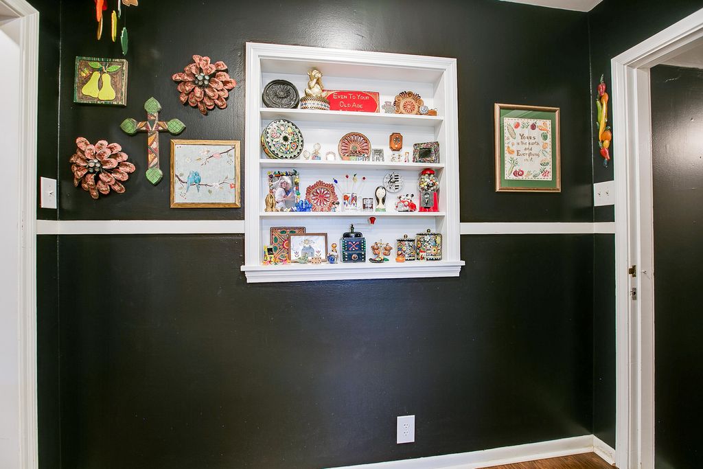 Image 11 of property listing at 2206 W Concho Avenue, San Angelo, TX 76901