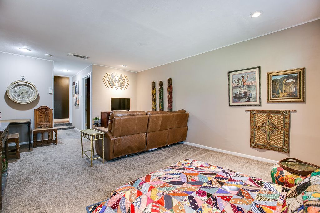 Image 25 of property listing at 2206 W Concho Avenue, San Angelo, TX 76901