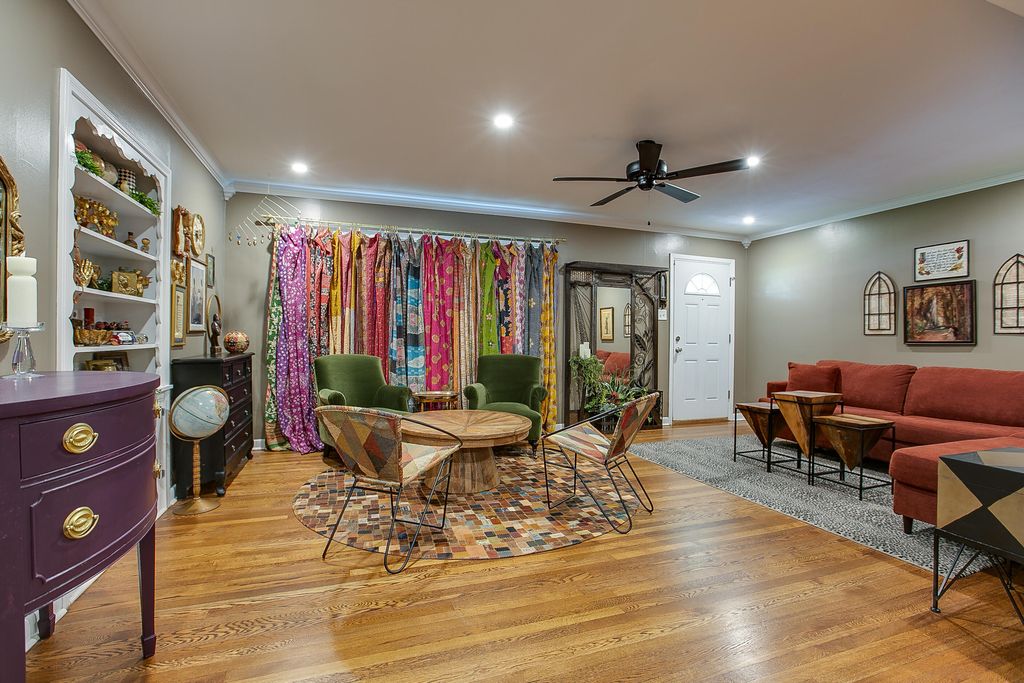 Image 6 of property listing at 2206 W Concho Avenue, San Angelo, TX 76901