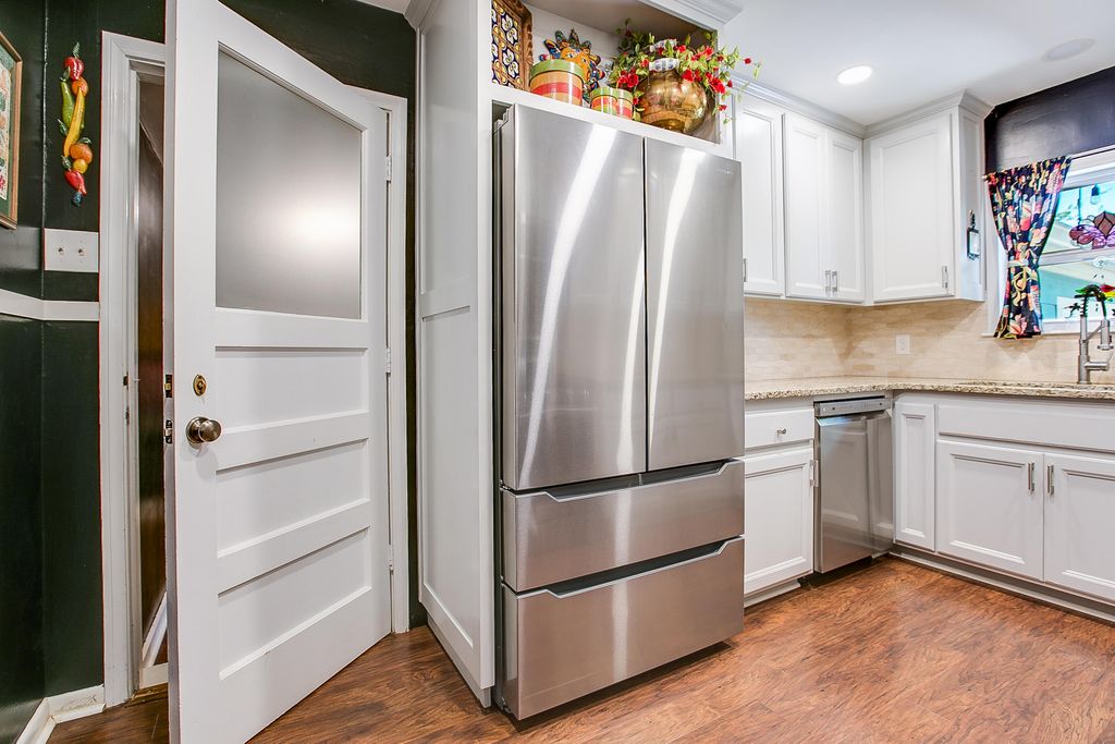 Image 7 of property listing at 2206 W Concho Avenue, San Angelo, TX 76901
