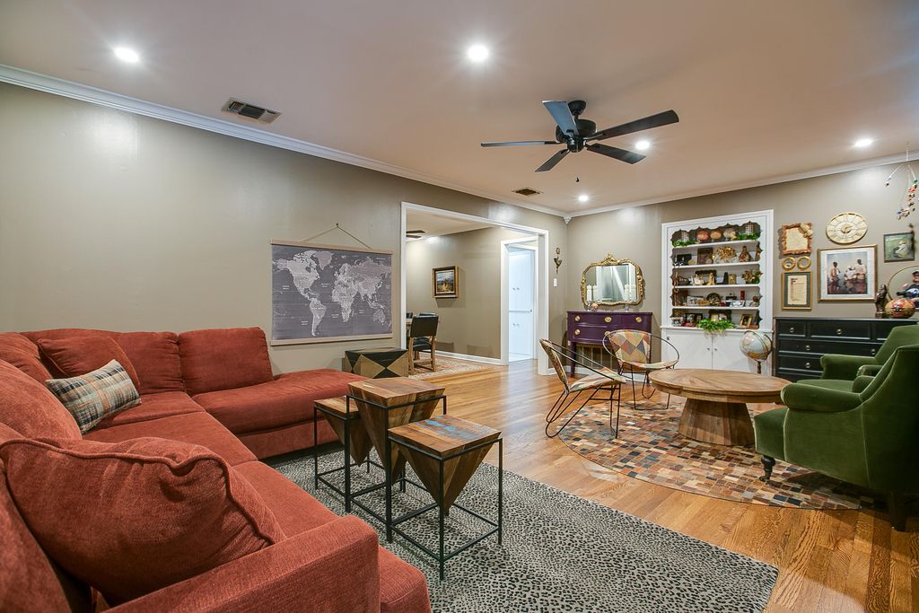 Image 8 of property listing at 2206 W Concho Avenue, San Angelo, TX 76901