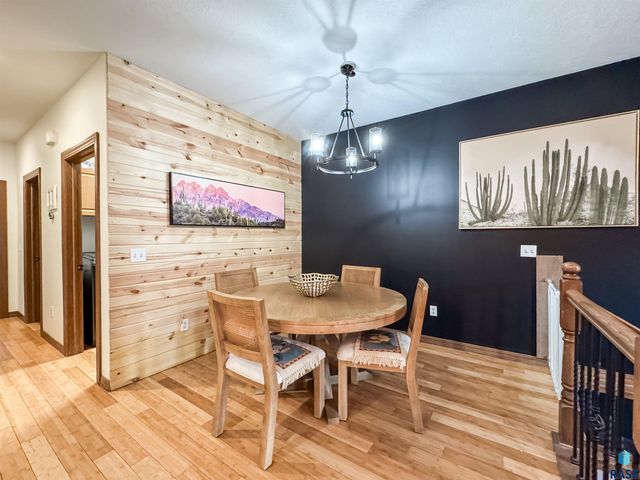 305 S Spring Pl, Brandon, SD 57005